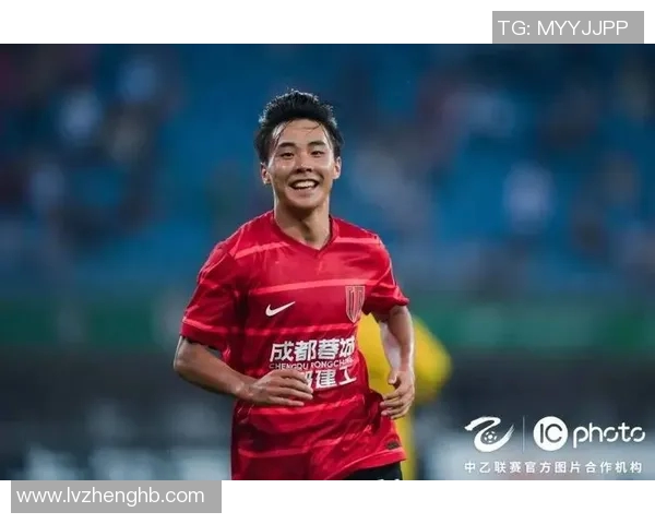 足球明星寄语青训新星:追逐梦想勇往直前成就未来 足球明星寄语青训新星:追逐梦想勇往直前成就未来